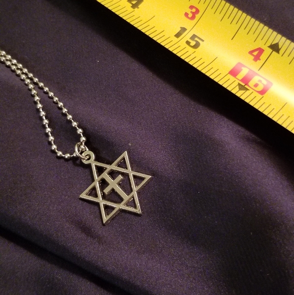 Silver tone necklace and lapel pin - Picture 3 of 4